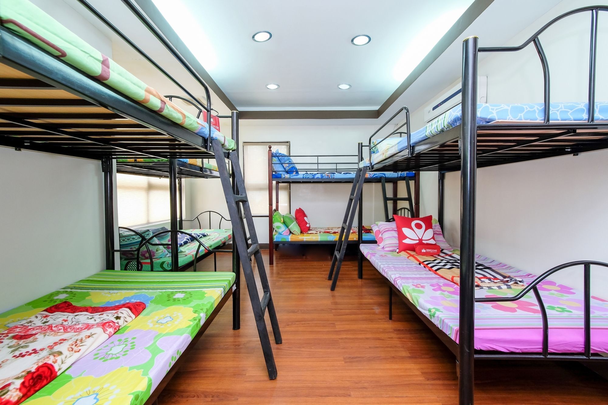 Zen Hostel Quirino Ave. Malate マニラ市 エクステリア 写真